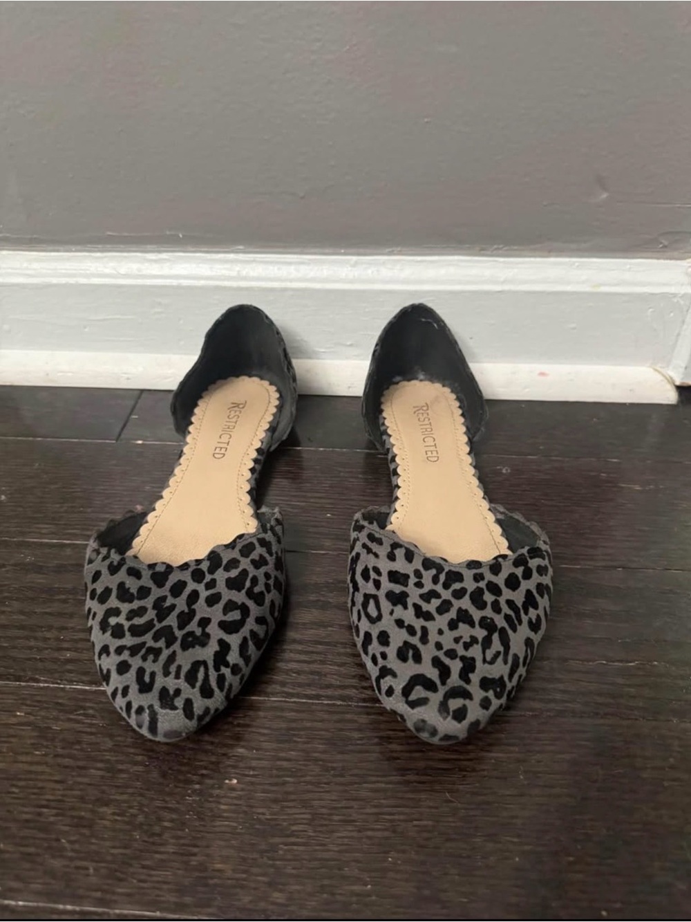 Restricted Women's Black and Gray Leopard D'Orsay Pointed Flats